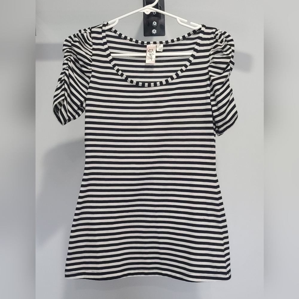 Striped Puff-sleeve Top